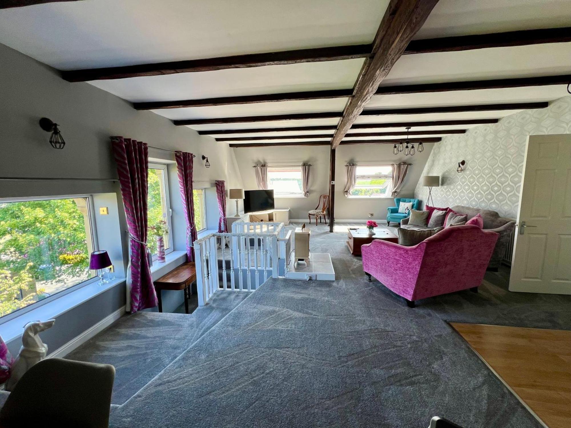 The Loft @ Brighouse Apartment Exterior photo